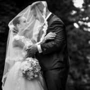 čiernobiela svadobná fotografia